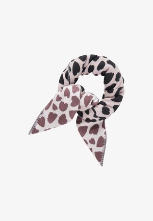 Écharpe avec un design tordu sur fond rose et des formes de cœur noires et mauves contrastées. Tissu doux, extrémités pointues.