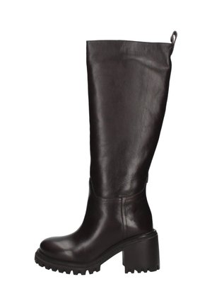 Stivale alto in pelle nera con tacco spesso e suola carrarmato, dotato di linguetta di trazione sulla parte posteriore superiore.
