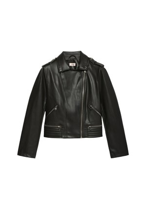 Chaqueta de biker de cuero sintético negro con cremallera frontal asimétrica, bolsillos con cremallera, hombreras y detalle de dobladillo acolchado.