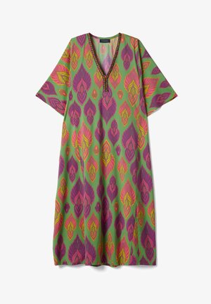 Vestido verde suelto con mangas anchas, escote en V profundo adornado con un patrón multicolor, decorado con grandes motivos de hojas rosas, moradas y amarillas.