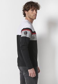 Koroshi Top s dlhým rukávom - black
