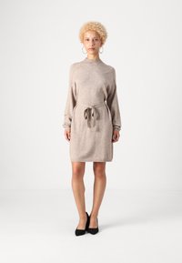ONLY Petite ONLLEVA BELT DRESS - Φόρεμα-πουλόβερ - beige