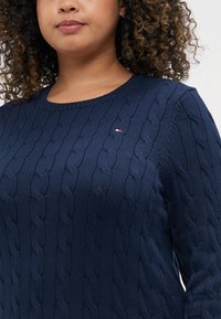 Tommy Hilfiger Curve CABLE - Pulover - dark night navy