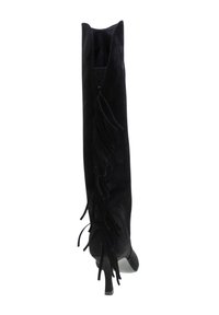 Stivale in suede nero fino al ginocchio con tacco a stiletto, caratterizzato da dettagli in frange sul lato esterno e una parte posteriore aperta.