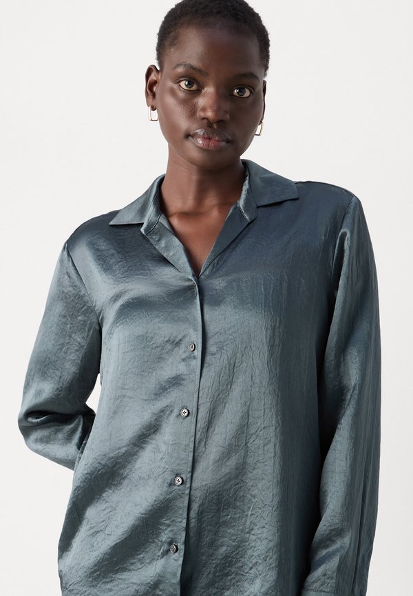 BLOUSE BOXY SHAPE COLLAR LONGSLEEVE SOLID - Button-down blouse - deep emerald3