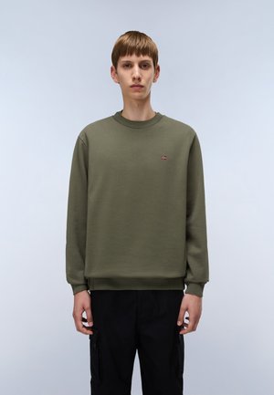 Olijfgroene sweatshirt met een ronde hals, lange mouwen, ribgebreide manchetten en onderrand. Heeft een klein geborduurd embleem op de borst.