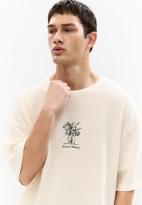 Thumbnail Image 4