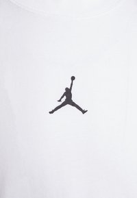 Thumbnail Image 3