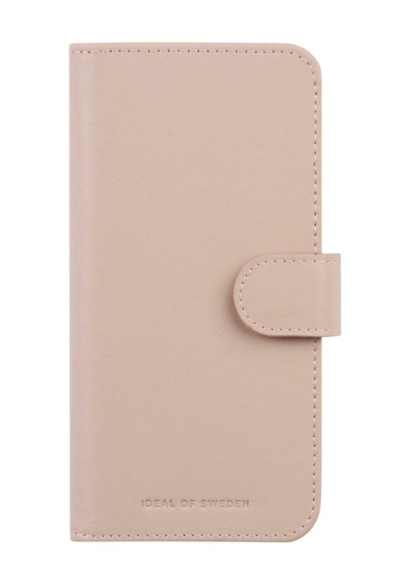 Billetera de teléfono de cuero rosa claro con bordes cosidos, un cierre a presión en la parte derecha, y "IDEAL OF SWEDEN" grabado en el centro inferior.