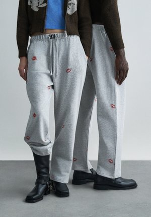 KISS WORKOUT UNISEX - Tracksuit bottoms - light grey