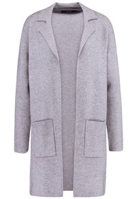 Šedý pletený cardigan s uvolněným střihem, otevřeným předním dílem, vzhledem s klopami a dvěma předními kapsami. Měkká textura, dlouhé rukávy a minimalistický design.