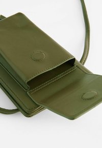 Next REGULAR FIT - Skuldertasker - khaki green