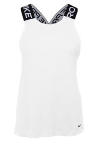 Camiseta atlética blanca sin mangas con escote redondeado, tirantes negros con marca y un diseño ajustado. Logo de Nike en la parte inferior derecha.