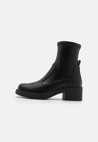 Aulinukai su platforma - black