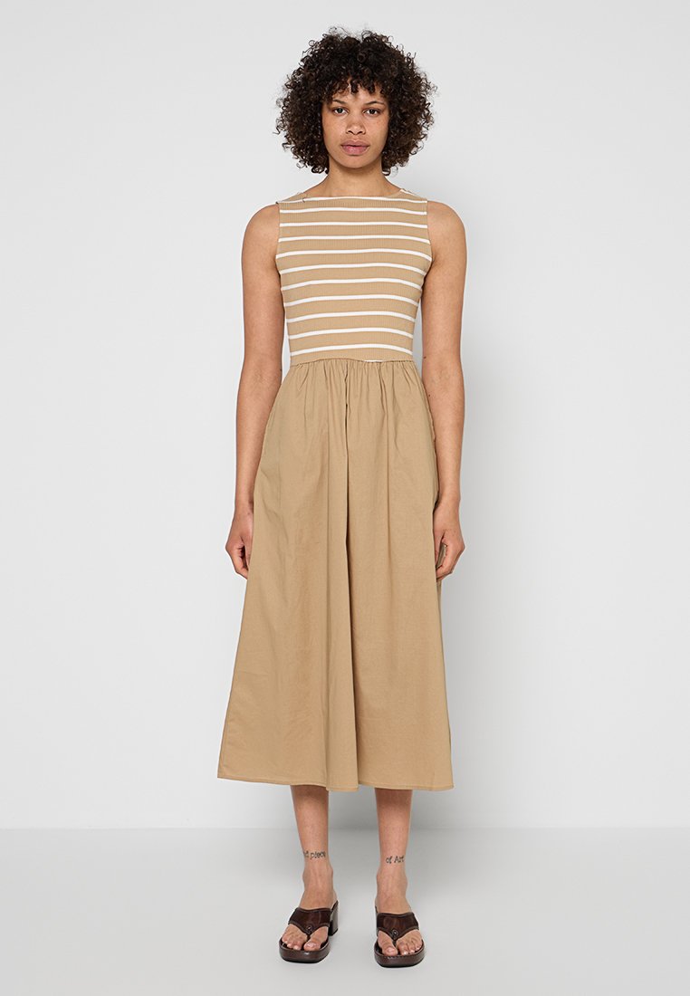 GAP Jurk bruin