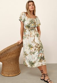 Next - OFF SHOULDER - REGULAR FIT - Dienas kleita - white palm tree print Miniatūras attēls 1