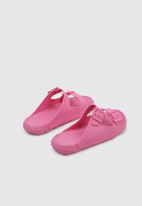 IGOR KAI - Sandalias planas - pink