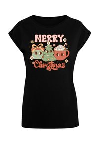 Zwart T-shirt met korte mouwen, featuring een kleurrijk kerstontwerp met een cadeau, boom en mok, benadrukt in pastelkleuren en speelse lettertypes.