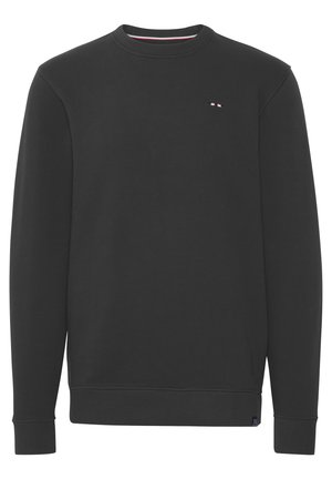 Mørkegrå hettegenser med rund hals, ribbestrikkede mansjetter og nederkant. Har en liten logo i rødt, hvitt og blått på brystet. Myk tekstur.