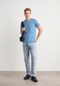 Mads Nørgaard THOR TEE - Tricou basic - captain`s blue