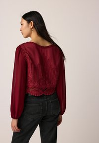 Next REGULAR FIT - Džemper - berry red