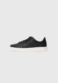 Valitud, black