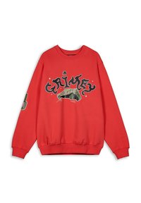 Rood sweatshirt met een zwarte "Grimey" graphic, inclusief een voertuigillustratie en accenten op de mouwen. Gemaakt van zachte katoen, met een ontspannen pasvorm.
