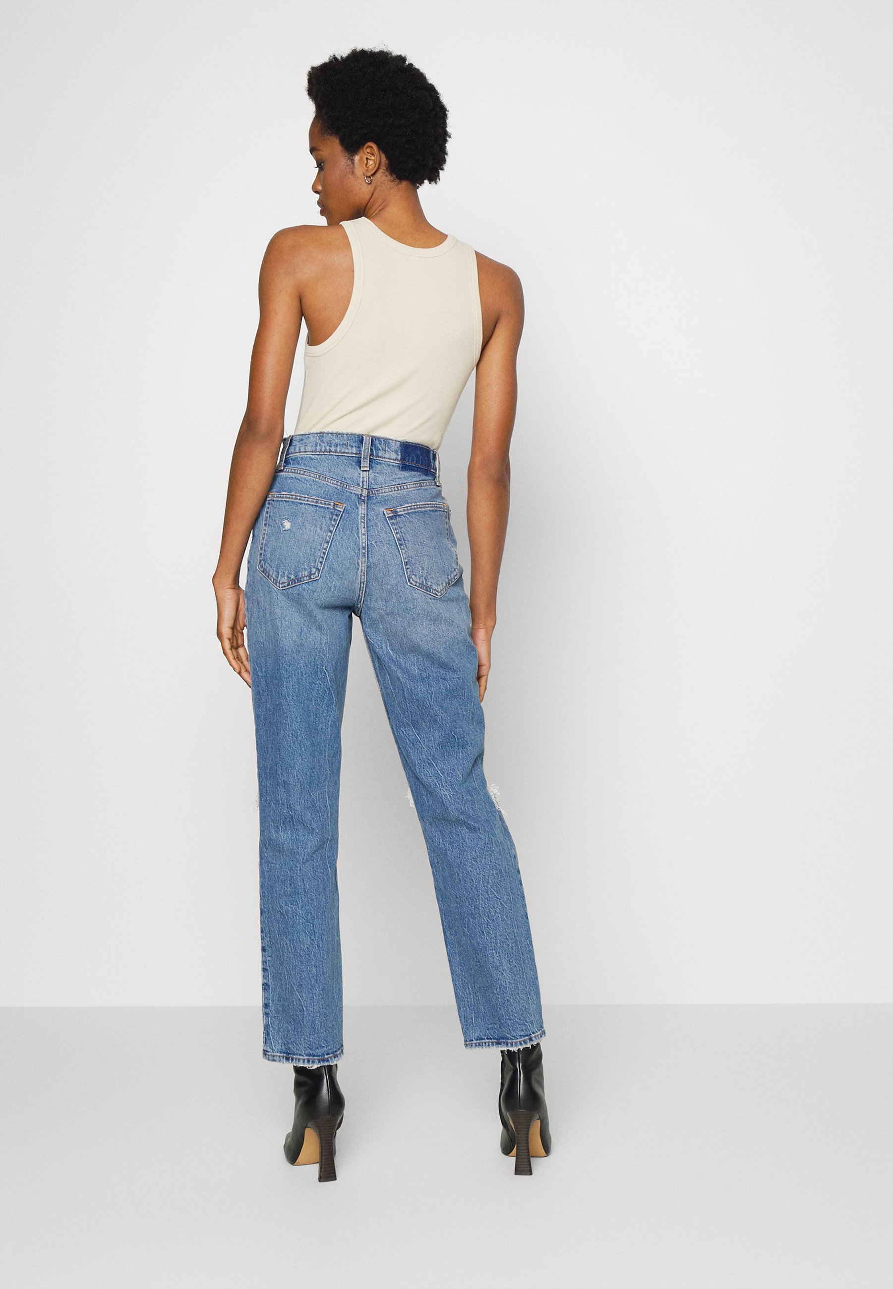 Abercrombie \u0026 Fitch KNEE BLOWOUT LOVE 