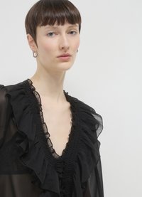 Calliope Camicetta - ultrablack