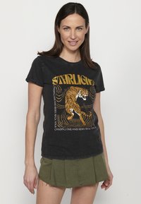 Koroshi SHORT SLEEVE - Apdrukāts T-krekls - black