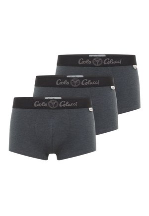 Drie paren donkergrijze katoenen boxershorts met zwarte elastieken taillebanden, waarop het merkembleem "Carlo Colucci" in een contrasterende kleur is gedrukt.