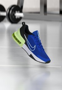 Niewybrane, racer blue/white/black/barely volt