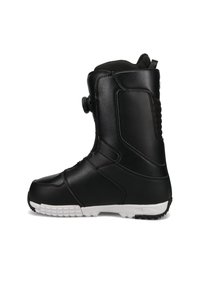 Schwarzer Snowboardstiefel mit einem oberen Teil aus glattem Leder, verstärktem Absatz, weißer Gummisohle und einem Drehverschluss zum Festziehen. Flexibles Design mit strukturierten Akzenten.
