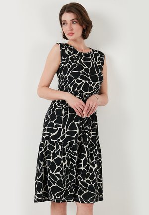LELA REGULAR FIT - Trikotaažkleit - black white