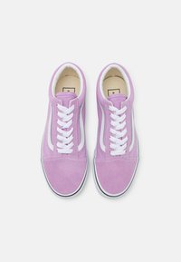 Vans OLD SKOOL UNISEX - Tenisice - color theory lupine