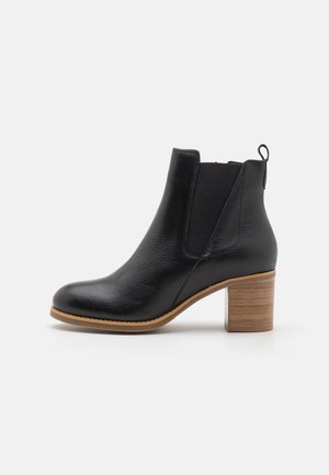 Kotníková obuv - black