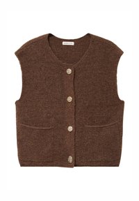 Gilet sans manches en tricot marron avec un col rond, quatre boutons texturés sur le devant et deux poches avant.