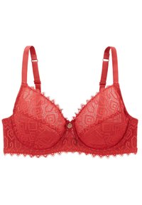 Soutien-gorge en dentelle rouge avec des bonnets rembourrés, des bords scallopés, des bretelles ajustables et un accent décoratif en or au centre. Motif géométrique texturé.