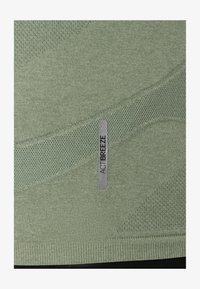 Ausgewählt, monument blue whisper green