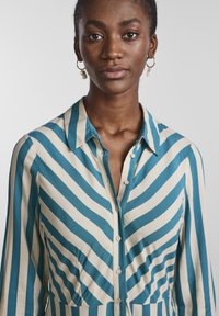YAS YASSAVANNA LONG SHIRT DRESS - Skjortklänning - deep lake/cement stripes