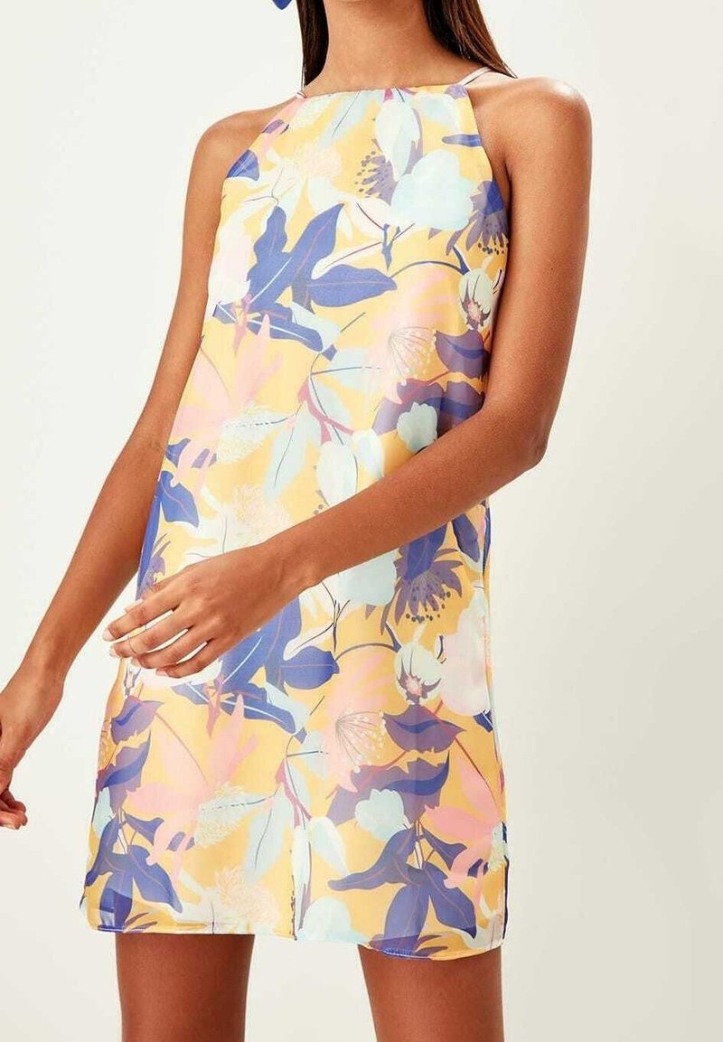 Trendyol Freizeitkleid - white