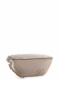 Beżowa teksturowana tkaninowa torba z zamkiem błyskawicznym i dołączonym skórzanym paskiem z srebrnym metalowym zapięciem.