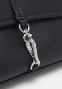 COACH HAMPTONS BAG - Kézitáska - black