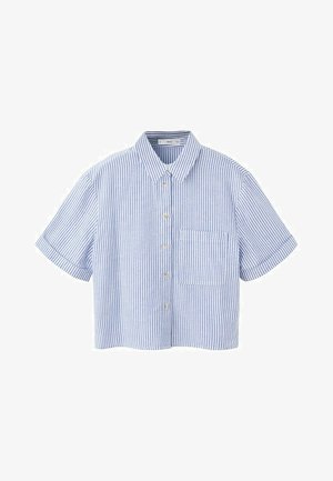 Modrá a biela pruhovaná krátky rukáv košeľa s gombíkmi, golierom a predným vreckom, skrátený strih.