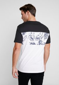 Pier One T-shirt estampada - white/black