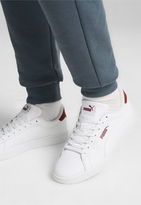 Puma SMASH 3.0 UNISEX - Zapatillas - white-intense red