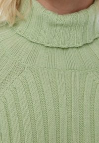 EDITED Sweter