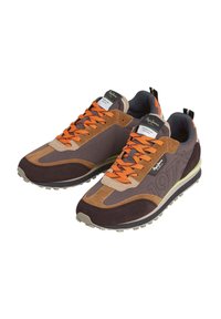 Pepe Jeans Športni copati - dark mocca brown