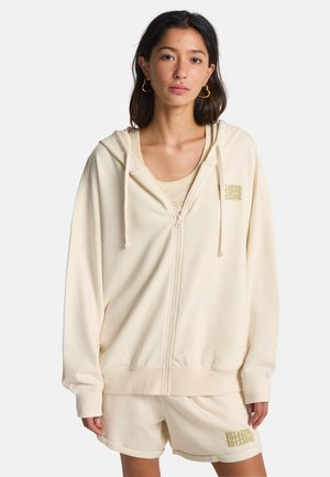 - Koszulka do spania