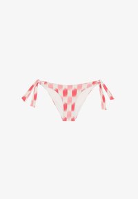 Parte inferior de bikini de tiro bajo con patrón de cuadros rojo y blanco y cierres laterales con lazos sobre un fondo blanco.